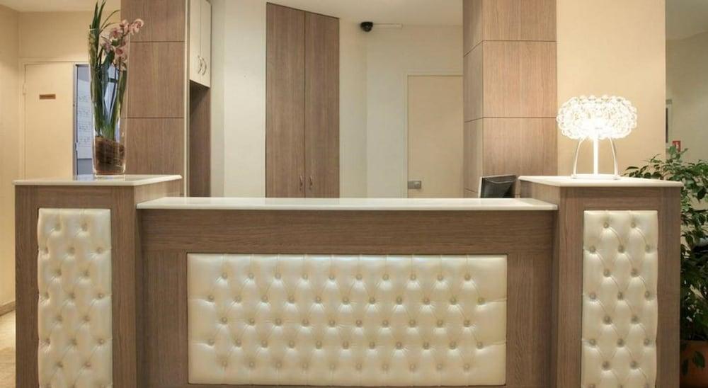 Hotel Lebron Париж Экстерьер фото