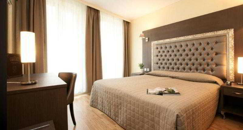 Hotel Lebron Париж Экстерьер фото